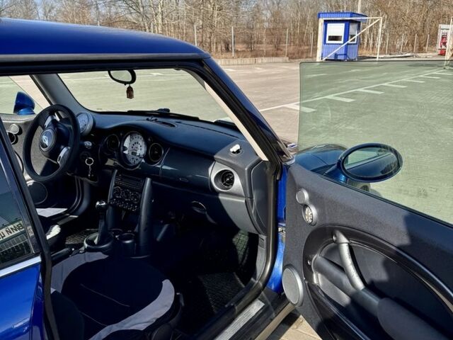 Синій Міні Cooper, об'ємом двигуна 1.6 л та пробігом 189 тис. км за 4110 $, фото 3 на Automoto.ua