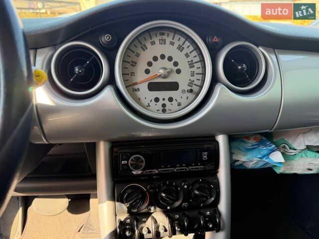 Синій Міні Cooper, об'ємом двигуна 1.6 л та пробігом 155 тис. км за 5990 $, фото 19 на Automoto.ua
