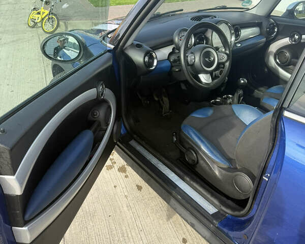 Синій Міні Cooper, об'ємом двигуна 1.56 л та пробігом 287 тис. км за 5650 $, фото 12 на Automoto.ua