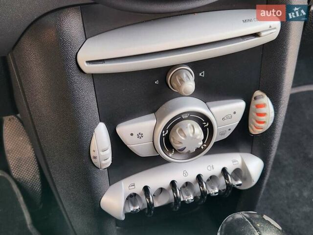 Синій Міні Cooper, об'ємом двигуна 1.4 л та пробігом 125 тис. км за 6999 $, фото 23 на Automoto.ua