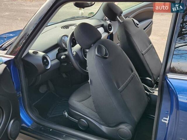 Синій Міні Cooper, об'ємом двигуна 1.4 л та пробігом 125 тис. км за 6999 $, фото 32 на Automoto.ua