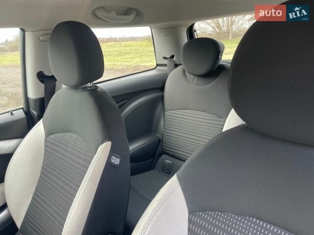 Синий Мини Купер, объемом двигателя 1.6 л и пробегом 237 тыс. км за 6300 $, фото 11 на Automoto.ua