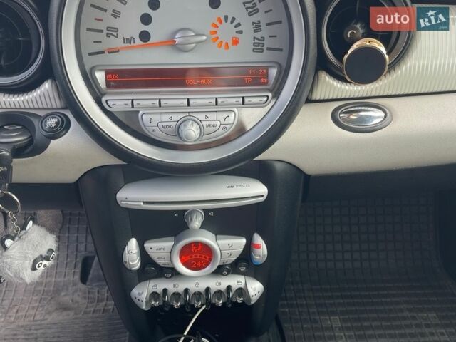 Синий Мини Купер, объемом двигателя 1.6 л и пробегом 237 тыс. км за 6300 $, фото 14 на Automoto.ua