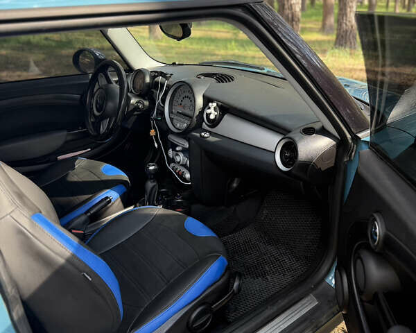 Синій Міні Cooper, об'ємом двигуна 1.4 л та пробігом 226 тис. км за 6500 $, фото 14 на Automoto.ua