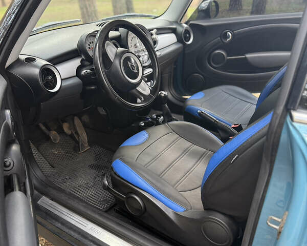 Синій Міні Cooper, об'ємом двигуна 1.4 л та пробігом 226 тис. км за 6500 $, фото 10 на Automoto.ua