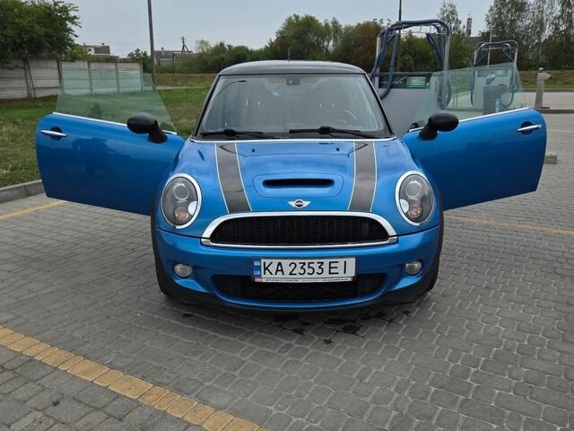Синій Міні Cooper, об'ємом двигуна 1.6 л та пробігом 245 тис. км за 5900 $, фото 1 на Automoto.ua