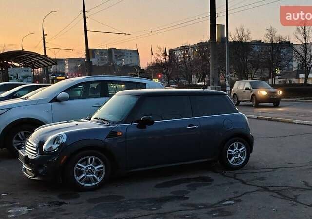 Синий Мини Купер, объемом двигателя 1.6 л и пробегом 200 тыс. км за 8000 $, фото 4 на Automoto.ua