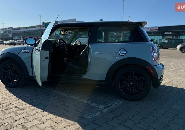 Синій Міні Cooper, об'ємом двигуна 1.6 л та пробігом 150 тис. км за 8700 $, фото 27 на Automoto.ua