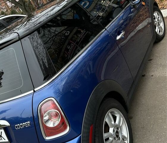 Синий Мини Купер, объемом двигателя 1.6 л и пробегом 113 тыс. км за 8600 $, фото 4 на Automoto.ua