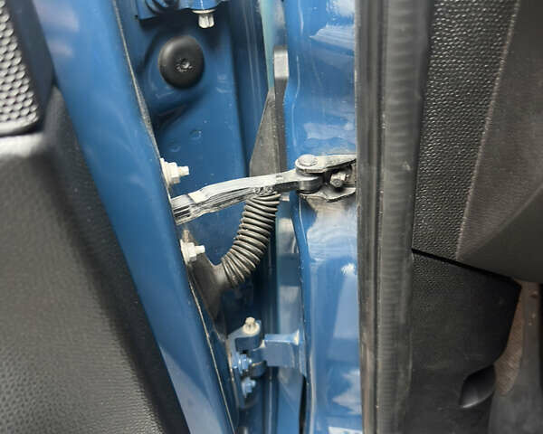 Синій Міні Cooper, об'ємом двигуна 1.6 л та пробігом 225 тис. км за 10500 $, фото 18 на Automoto.ua