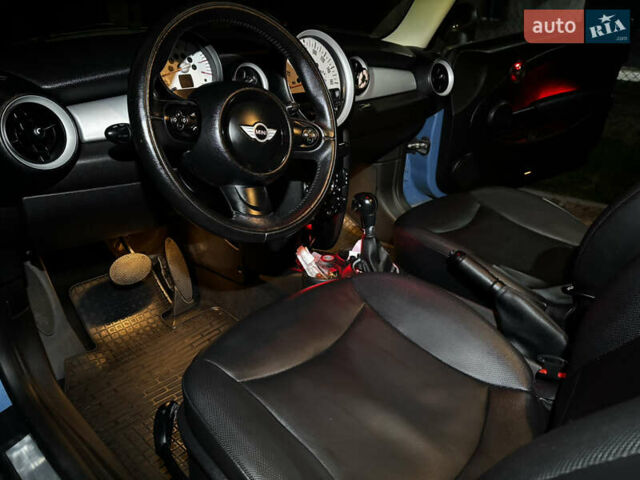 Синий Мини Купер, объемом двигателя 1.6 л и пробегом 144 тыс. км за 8900 $, фото 13 на Automoto.ua