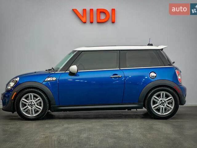 Синий Мини Купер, объемом двигателя 1.6 л и пробегом 105 тыс. км за 9162 $, фото 2 на Automoto.ua