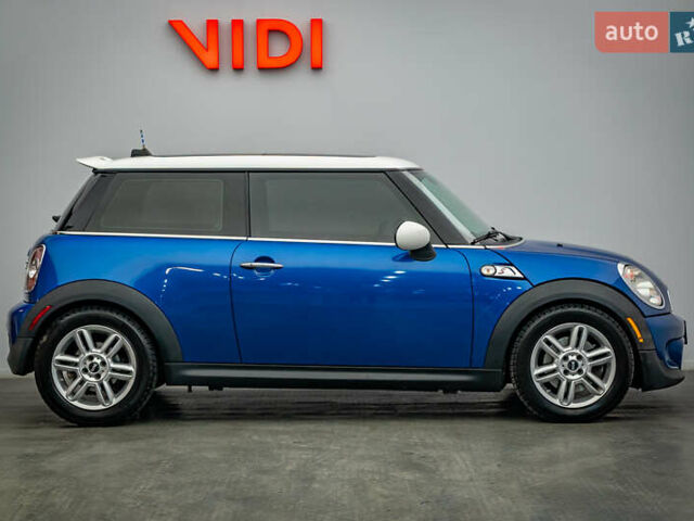Синий Мини Купер, объемом двигателя 1.6 л и пробегом 105 тыс. км за 9162 $, фото 3 на Automoto.ua