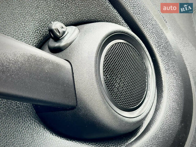 Синій Міні Cooper, об'ємом двигуна 1.6 л та пробігом 233 тис. км за 8300 $, фото 22 на Automoto.ua
