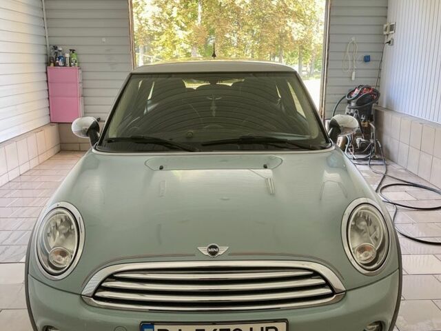 Мини Купер 2013 в Пирятине на Automoto.ua Синий Мини Купер, объемом двигателя 1.6 л и пробегом 85 тыс. км за 6999 $, фото 2 на Automoto.ua