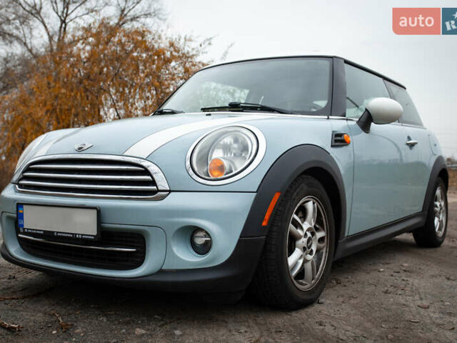 Синий Мини Купер, объемом двигателя 1.6 л и пробегом 134 тыс. км за 10800 $, фото 1 на Automoto.ua