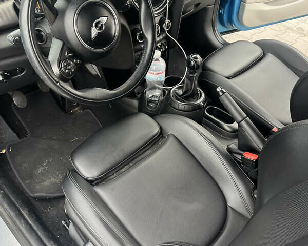 Синій Міні Cooper, об'ємом двигуна 2 л та пробігом 132 тис. км за 13200 $, фото 5 на Automoto.ua