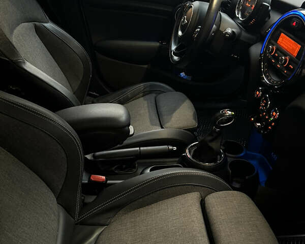 Синій Міні Cooper, об'ємом двигуна 1.5 л та пробігом 125 тис. км за 12000 $, фото 10 на Automoto.ua