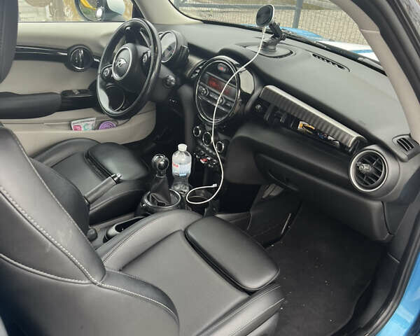 Синій Міні Cooper, об'ємом двигуна 2 л та пробігом 132 тис. км за 13200 $, фото 4 на Automoto.ua