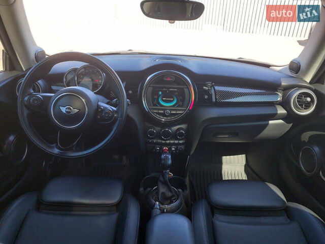 Синій Міні Cooper, об'ємом двигуна 2 л та пробігом 75 тис. км за 13400 $, фото 12 на Automoto.ua