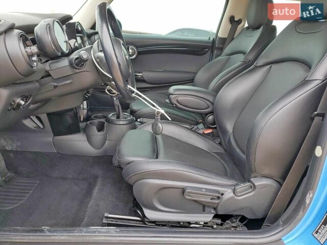 Синій Міні Cooper, об'ємом двигуна 2 л та пробігом 108 тис. км за 2000 $, фото 6 на Automoto.ua