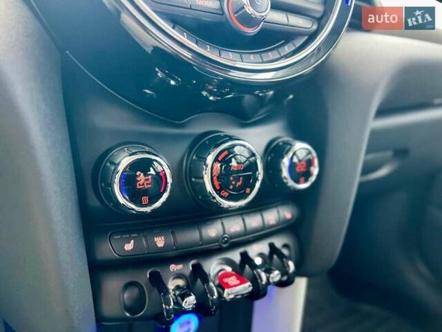 Синий Мини Купер, объемом двигателя 1.5 л и пробегом 50 тыс. км за 13600 $, фото 19 на Automoto.ua