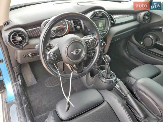 Синій Міні Cooper, об'ємом двигуна 2 л та пробігом 108 тис. км за 2000 $, фото 7 на Automoto.ua