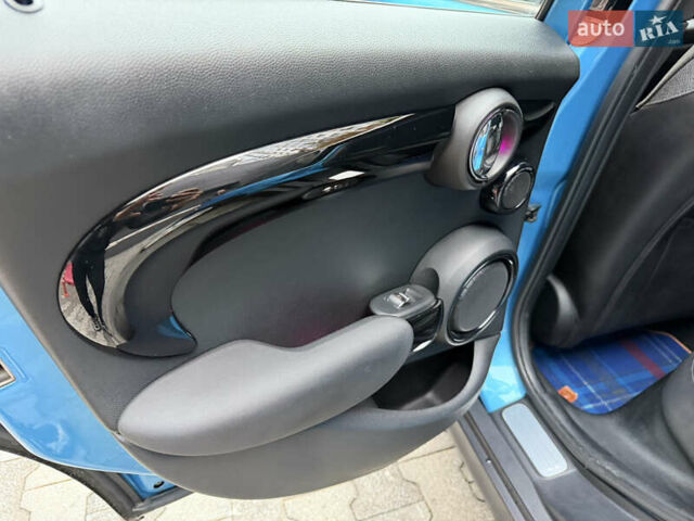 Синій Міні Cooper, об'ємом двигуна 2 л та пробігом 75 тис. км за 19900 $, фото 53 на Automoto.ua