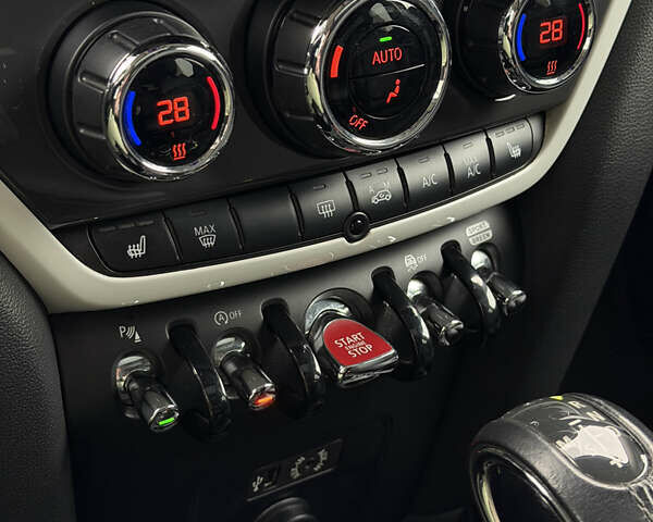 Синій Міні Cooper, об'ємом двигуна 2 л та пробігом 69 тис. км за 18000 $, фото 13 на Automoto.ua