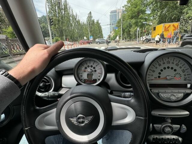 Синій Міні Cooper, об'ємом двигуна 1.6 л та пробігом 178 тис. км за 2200 $, фото 7 на Automoto.ua