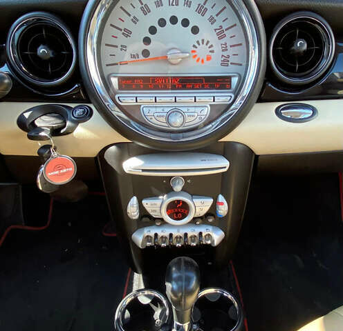 Зелений Міні Cooper, об'ємом двигуна 1.56 л та пробігом 246 тис. км за 8100 $, фото 13 на Automoto.ua