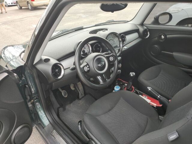 Зелений Міні Cooper, об'ємом двигуна 1.56 л та пробігом 0 тис. км за 6100 $, фото 4 на Automoto.ua