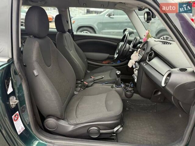 Зелений Міні Cooper, об'ємом двигуна 1.4 л та пробігом 195 тис. км за 6990 $, фото 12 на Automoto.ua