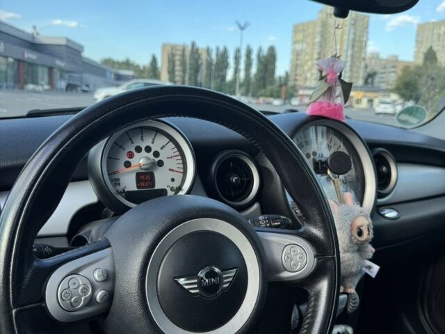 Зелений Міні Cooper, об'ємом двигуна 1.4 л та пробігом 194 тис. км за 6700 $, фото 7 на Automoto.ua
