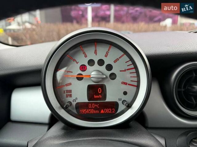 Зелений Міні Cooper, об'ємом двигуна 1.4 л та пробігом 195 тис. км за 6990 $, фото 16 на Automoto.ua