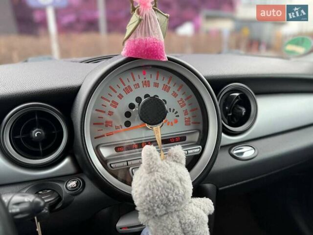 Зелений Міні Cooper, об'ємом двигуна 1.4 л та пробігом 195 тис. км за 6990 $, фото 17 на Automoto.ua