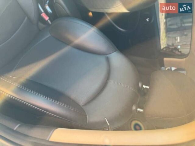 Зеленый Мини Купер, объемом двигателя 1.6 л и пробегом 138 тыс. км за 8000 $, фото 10 на Automoto.ua