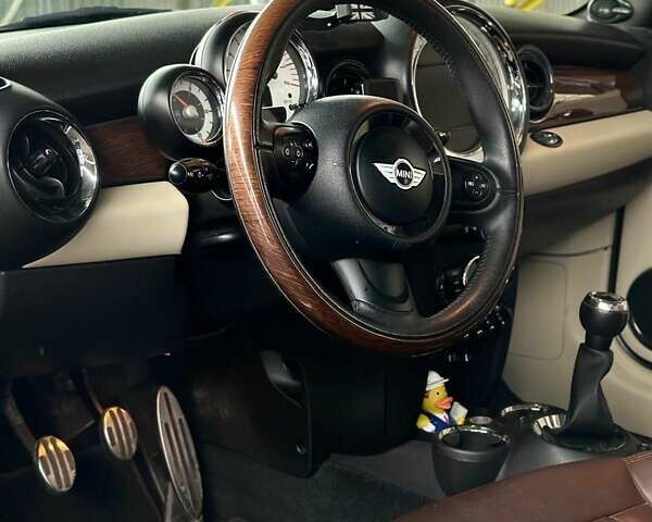 Мини Купер 2012 в Киеве на Automoto.ua Зеленый Мини Купер, объемом двигателя 1.6 л и пробегом 190 тыс. км за 8300 $, фото 10 на Automoto.ua