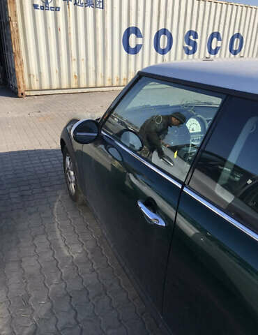 Зелений Міні Cooper, об'ємом двигуна 1.6 л та пробігом 230 тис. км за 7600 $, фото 12 на Automoto.ua