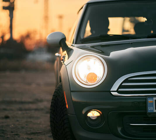 Зелений Міні Cooper, об'ємом двигуна 1.6 л та пробігом 230 тис. км за 7600 $, фото 4 на Automoto.ua