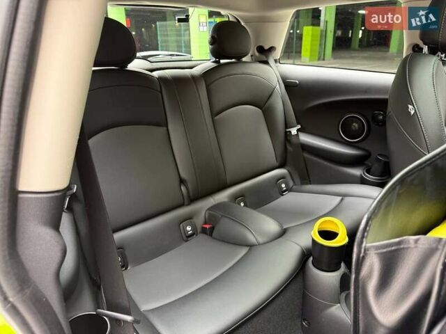 Зелений Міні Cooper, об'ємом двигуна 2 л та пробігом 90 тис. км за 13990 $, фото 8 на Automoto.ua