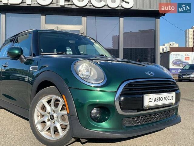Зеленый Мини Купер, объемом двигателя 1.5 л и пробегом 85 тыс. км за 15490 $, фото 1 на Automoto.ua