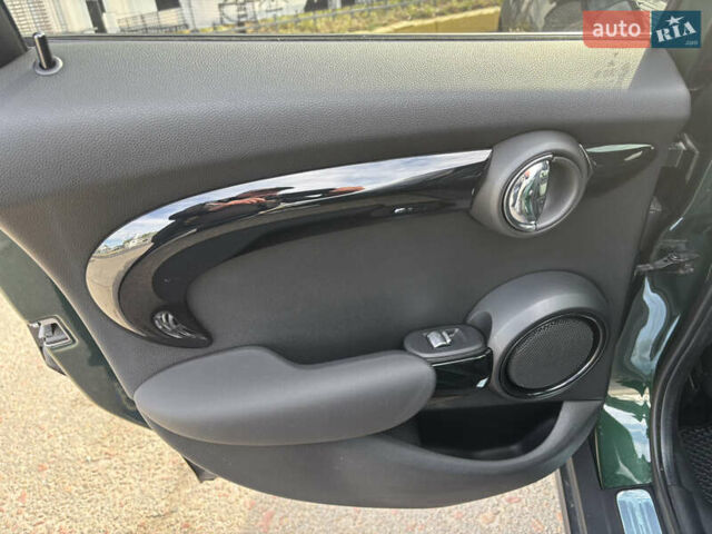 Зелений Міні Cooper, об'ємом двигуна 1.5 л та пробігом 25 тис. км за 20500 $, фото 9 на Automoto.ua