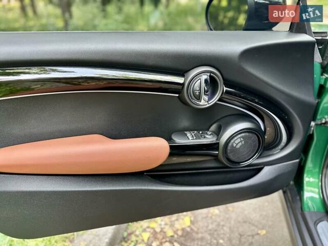 Зелений Міні Cooper, об'ємом двигуна 2 л та пробігом 20 тис. км за 28500 $, фото 17 на Automoto.ua