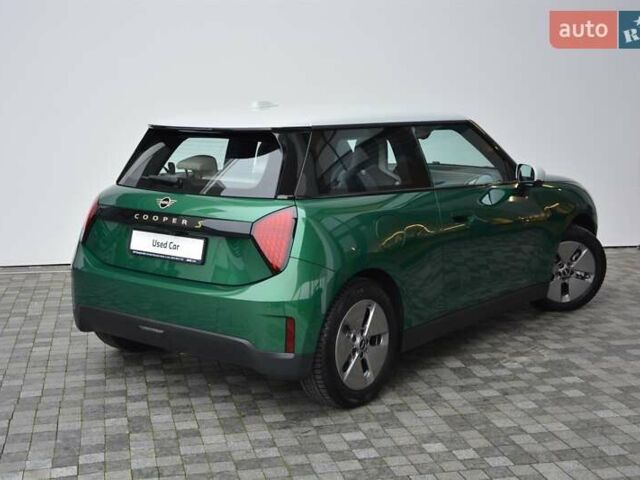 Зеленый Мини Купер, объемом двигателя 0 л и пробегом 2 тыс. км за 33431 $, фото 2 на Automoto.ua