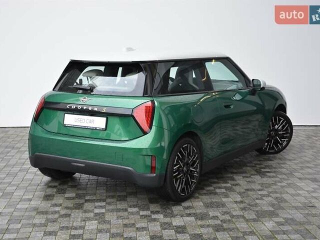 Зеленый Мини Купер, объемом двигателя 0 л и пробегом 4 тыс. км за 32503 $, фото 2 на Automoto.ua