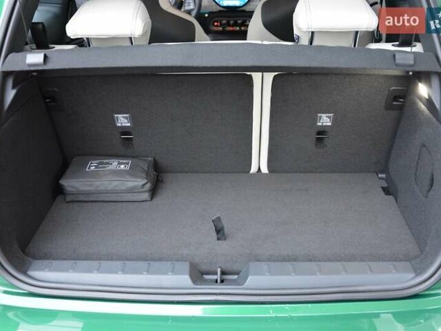 Зеленый Мини Купер, объемом двигателя 0 л и пробегом 2 тыс. км за 33431 $, фото 8 на Automoto.ua