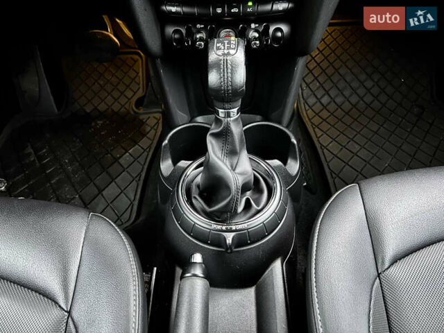 Помаранчевий Міні Cooper, об'ємом двигуна 1.5 л та пробігом 127 тис. км за 12800 $, фото 21 на Automoto.ua