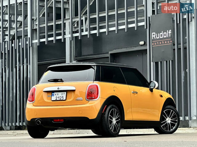 Помаранчевий Міні Cooper, об'ємом двигуна 1.5 л та пробігом 127 тис. км за 12800 $, фото 4 на Automoto.ua