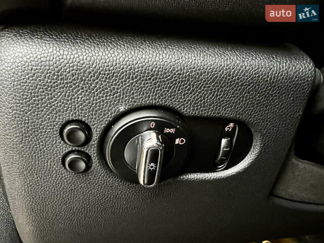 Помаранчевий Міні Cooper, об'ємом двигуна 1.5 л та пробігом 127 тис. км за 12800 $, фото 13 на Automoto.ua